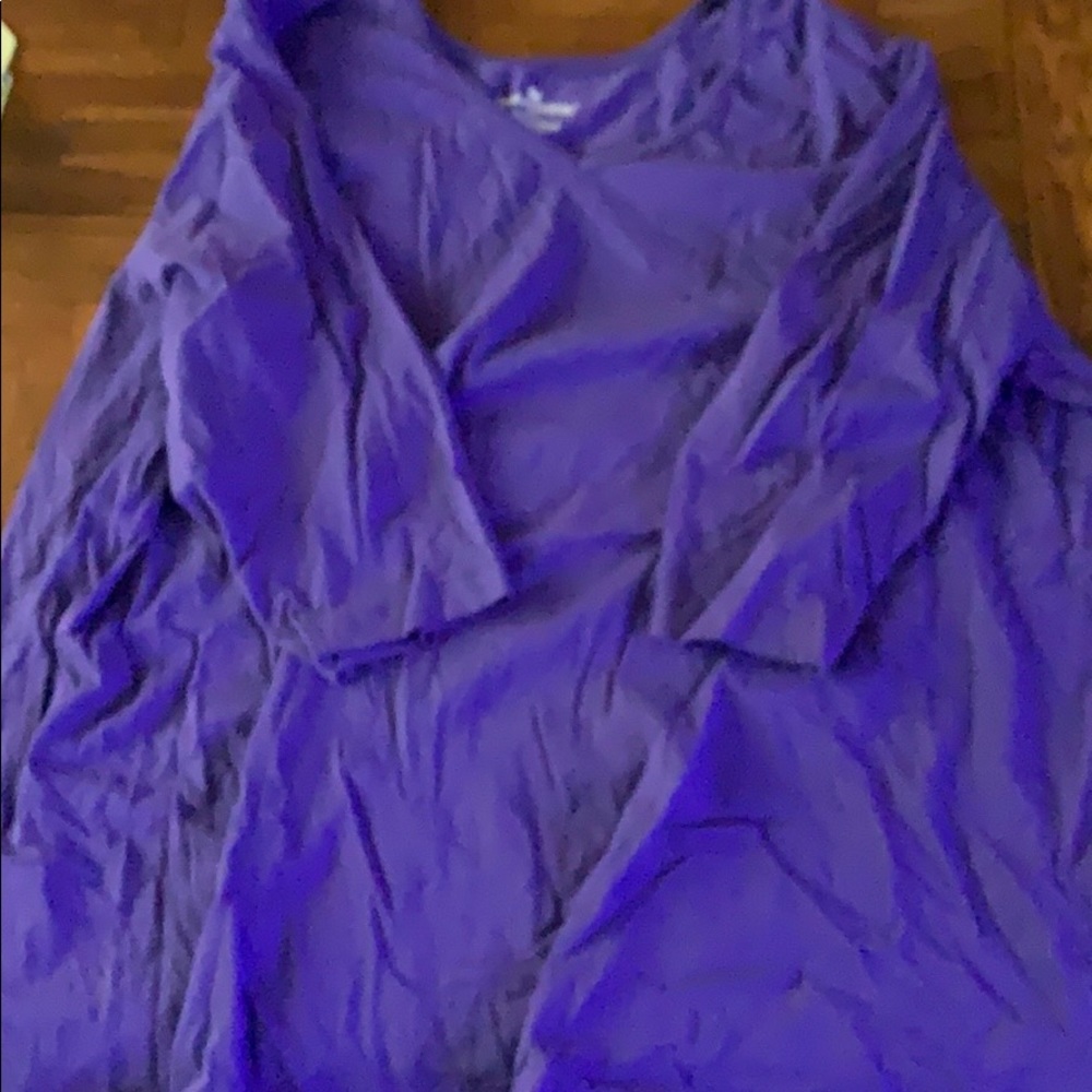 V neck 3/4 sleeve tee shirt